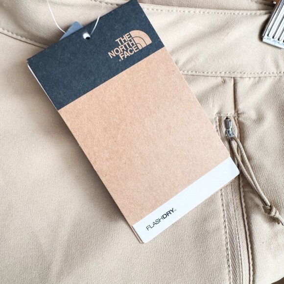 The North Face Women's Plus Bridgeway Shorts 18 - Picture 6 of 7